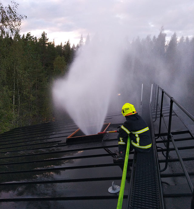 Tuote sijoitettu savunpoistoluukkuun.